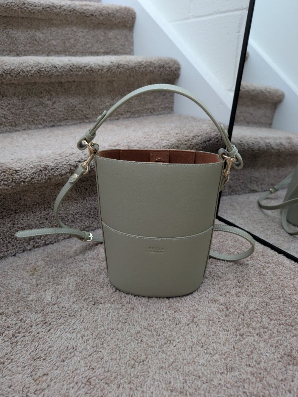 Freja New York Bucket Bag in Pistachio with Dust Bag